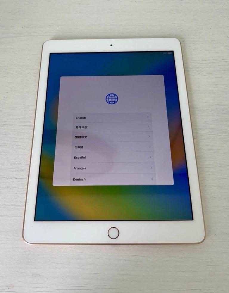 iPad 5th Generation 32GB Excellent condition 