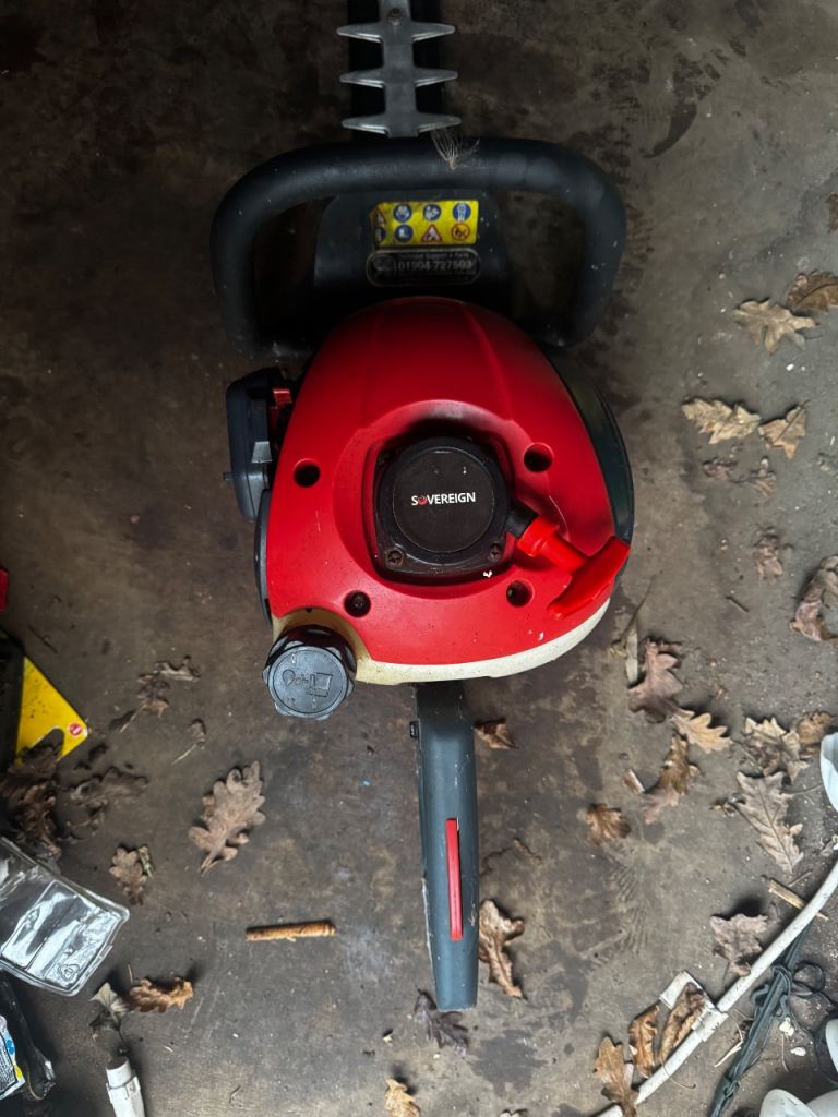 Hedge trimmer 