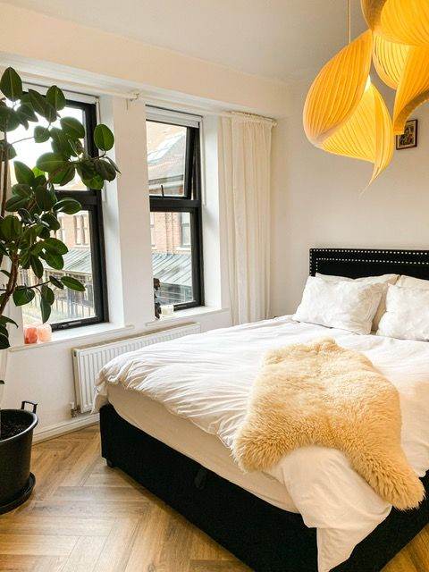 Bright En-Suite Room | Free Gym | Parking | 20 mins commute to London