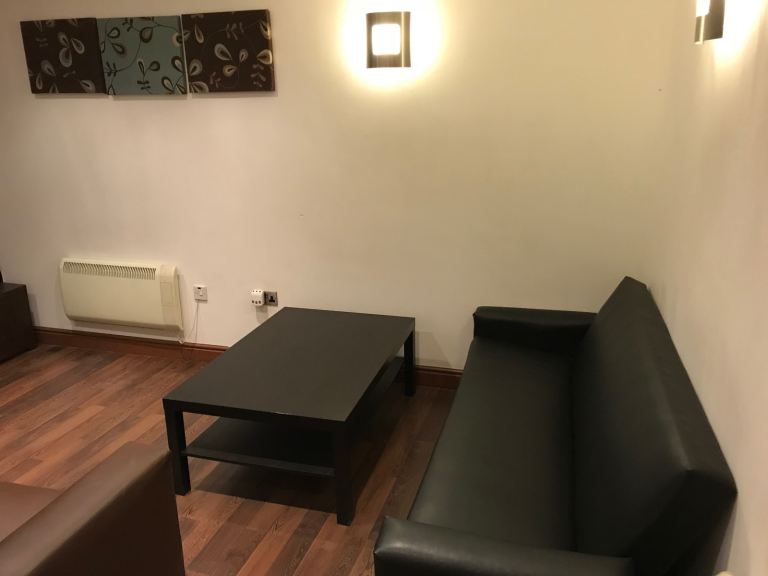 1 BED LUXURY APARTMENT NEXT TO DEWSBURY HOSPITAL **WITH PARKING**