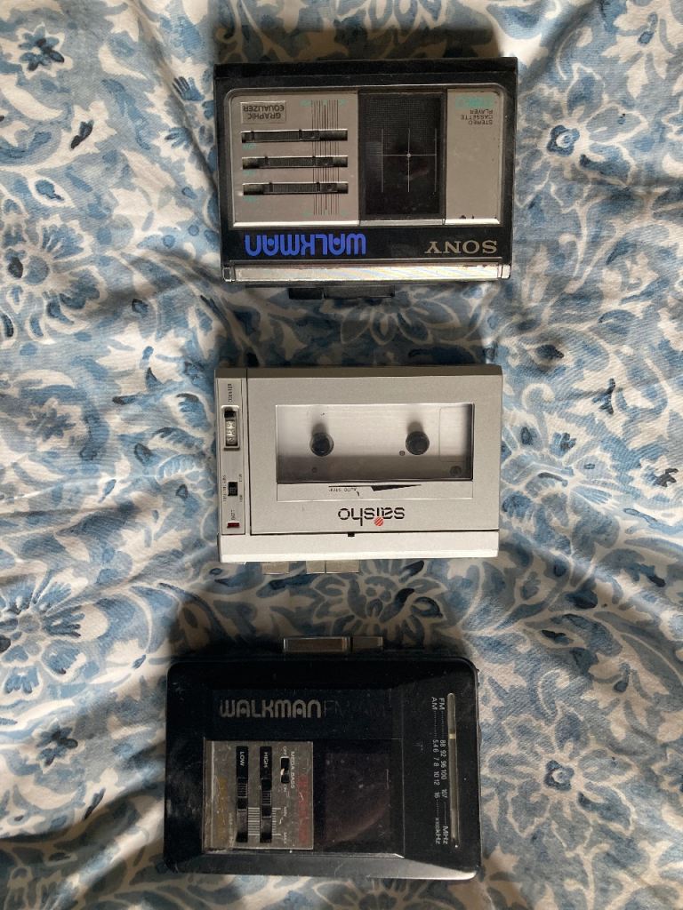 Vintage Sony Walkman & Saisho Cassette Players – Collectibles