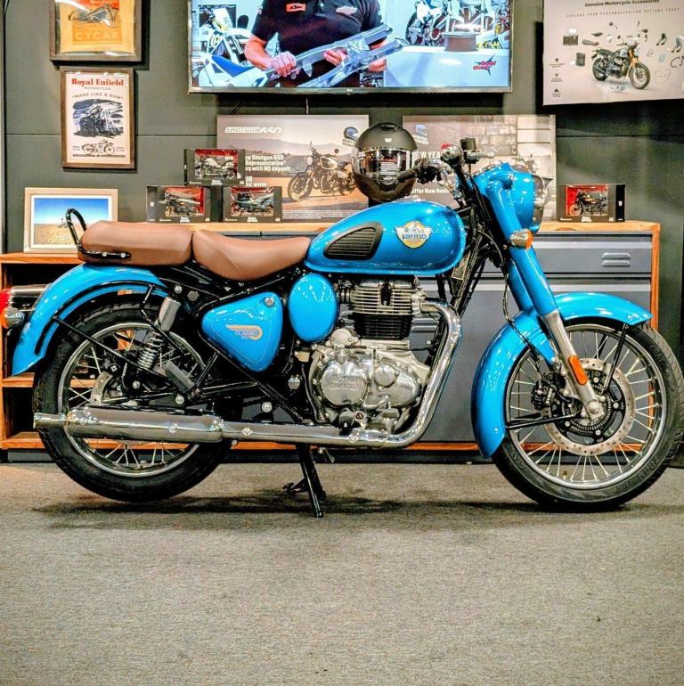 2026 ROYAL ENFIELD CLASSIC 350 in Jodhpur Blue