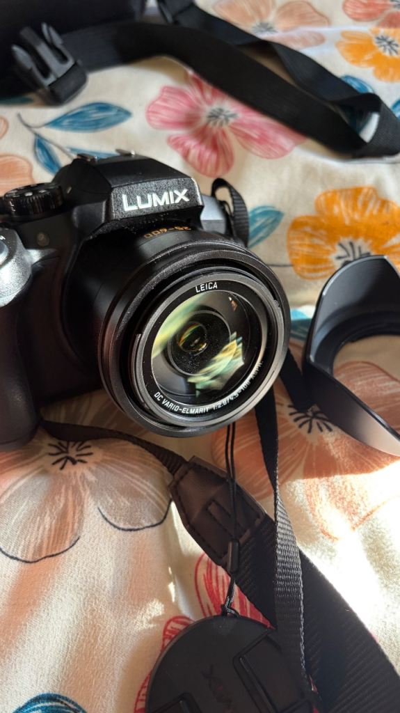 Panasonic LUMIX Digital Bridge Camera FZ330 Good Condition