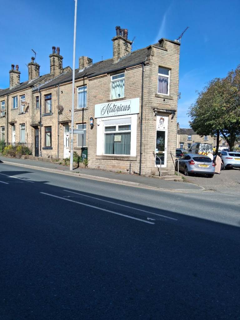 Shop to let low moor Bradford 