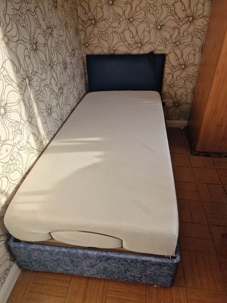 Adjustable electric bed