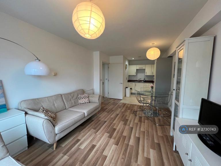 1 bedroom flat in Peebles Court, Croydon, CR0 (1 bed) (#2730743)