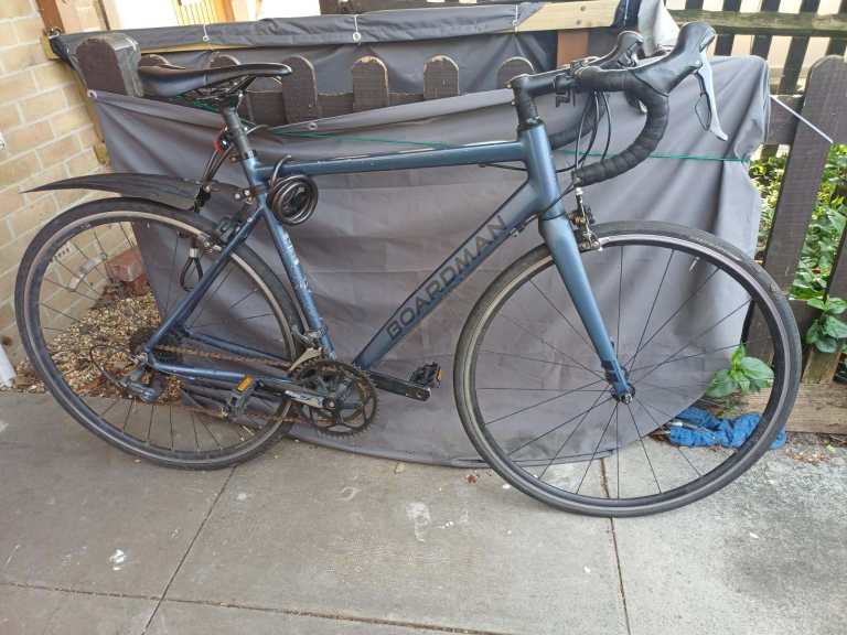 Boardman Road Bike – Lightweight & Fast – 16 Speed (Includes CYCPLUS Computer!)