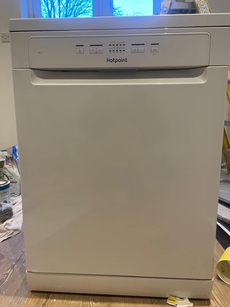 Hotpoint dishwasher - excellent condition 
