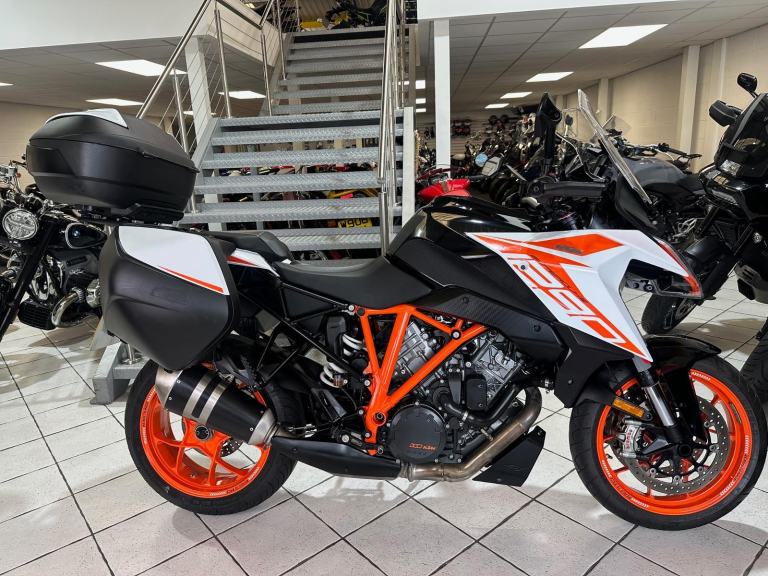 KTM 1290 SuperDuke GT 2021