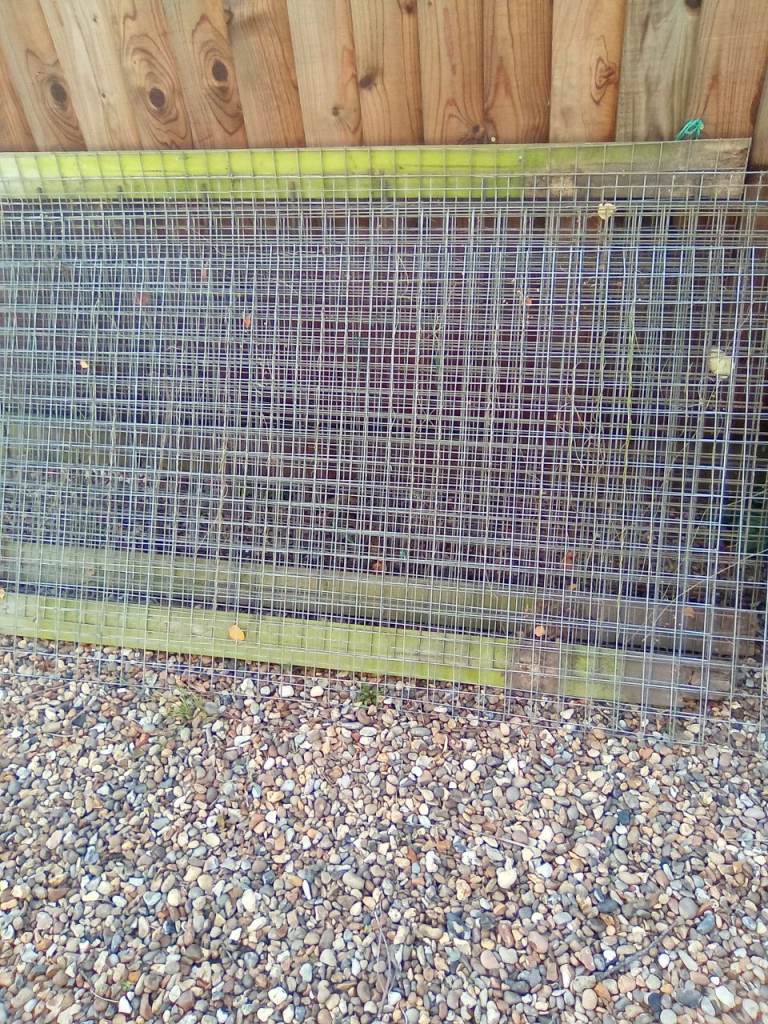 welded 2x2 inch mesh  6x3 ft