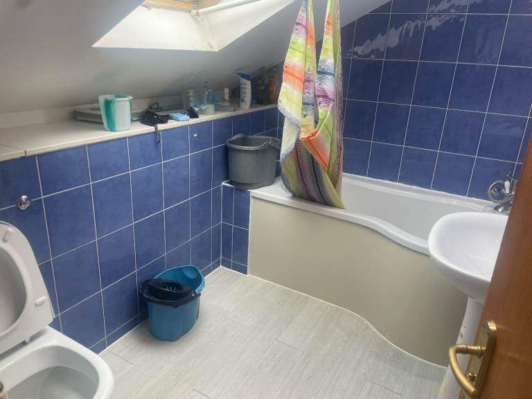 Selection of 3 Rooms to Rent in house share - Beechcroft Gardens, HA9 8EP