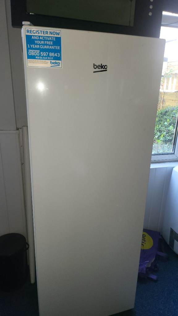 beko upright freezer fsg1545
