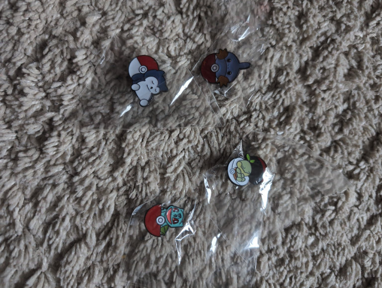 Pokémon pin badges 