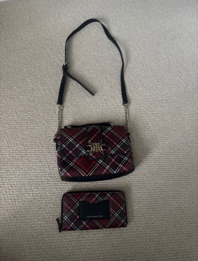Tommy Hilfiger cross body bag and purse 
