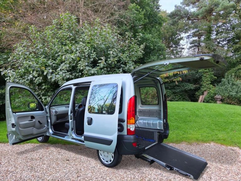 2008 Renault Kangoo 1.2 Wheelchair Accessible Vehicle 3 Seater  Wheelchair Accessible Vehicle Pet...