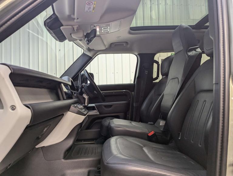 2021 Land Rover Defender 2.0 Defender SE Auto 4WD 5dr SUV Petrol Automatic