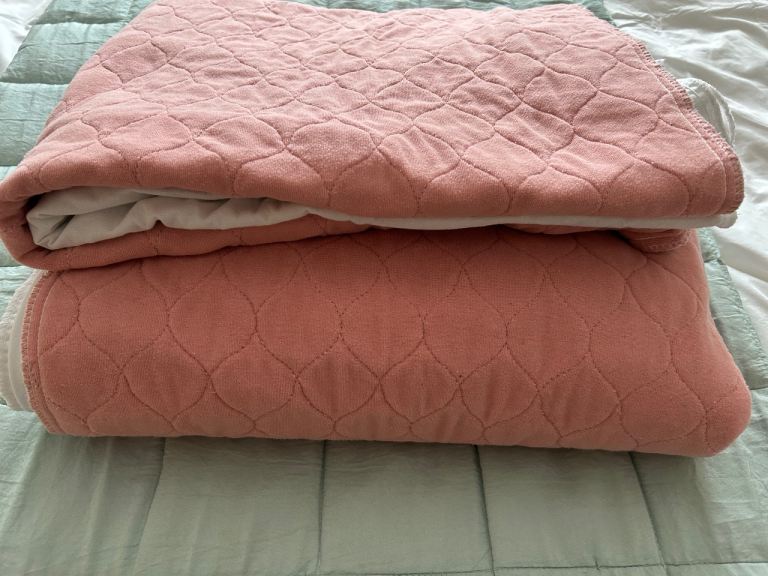 Kylie bed protector 