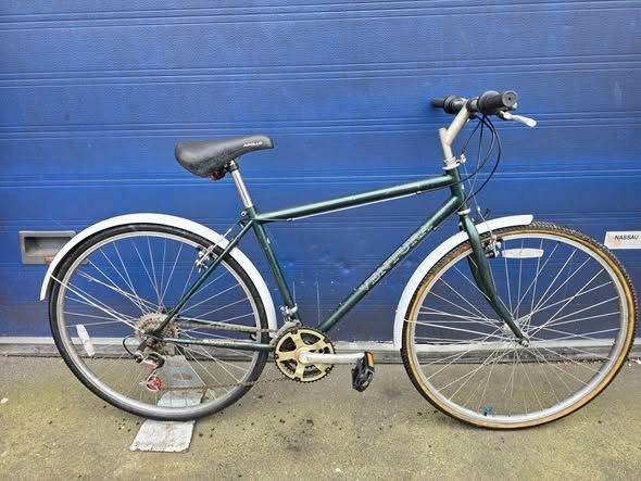 Unisex hybrid bike VENTURA AVENING Wheels 700C Frame 19"
