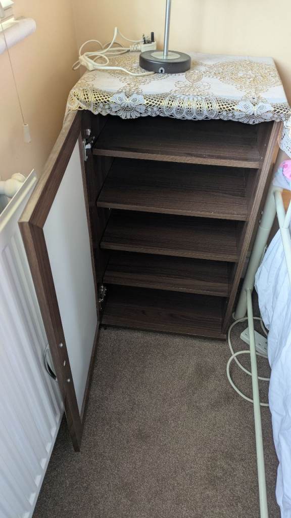 Shoe cabinet 
