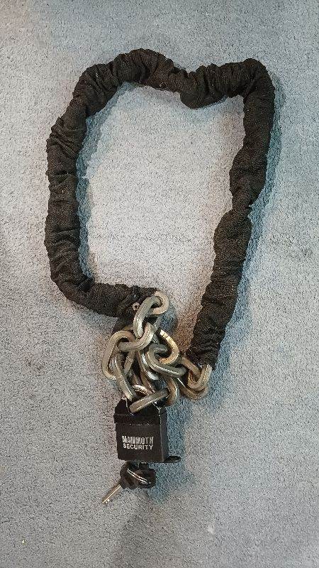 Security Chain (1.2m) & Mammoth Padlock