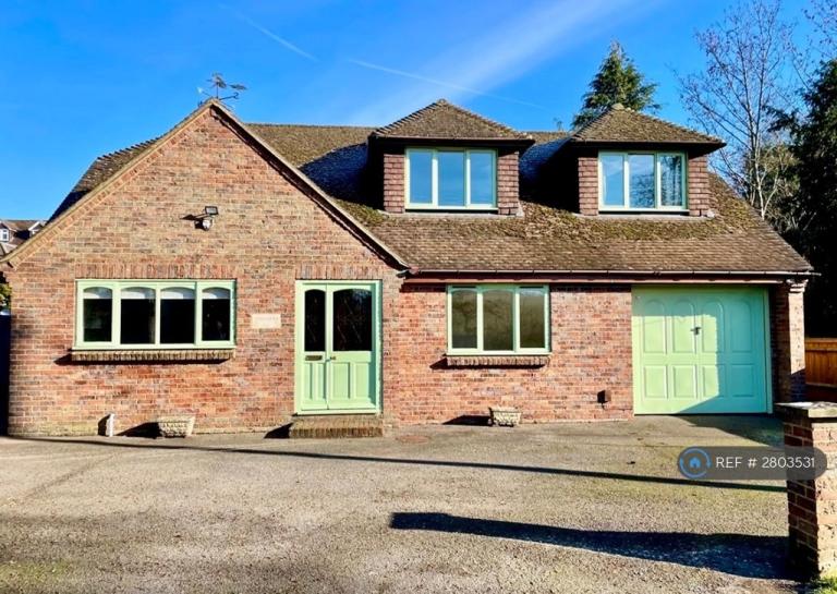 4 bedroom house in Seymour Court Road, Marlow, SL7 (4 bed) (#2803531)