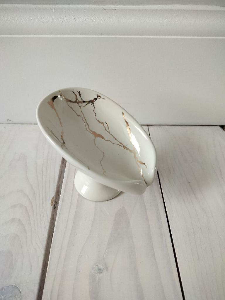 Ceramic soap dish