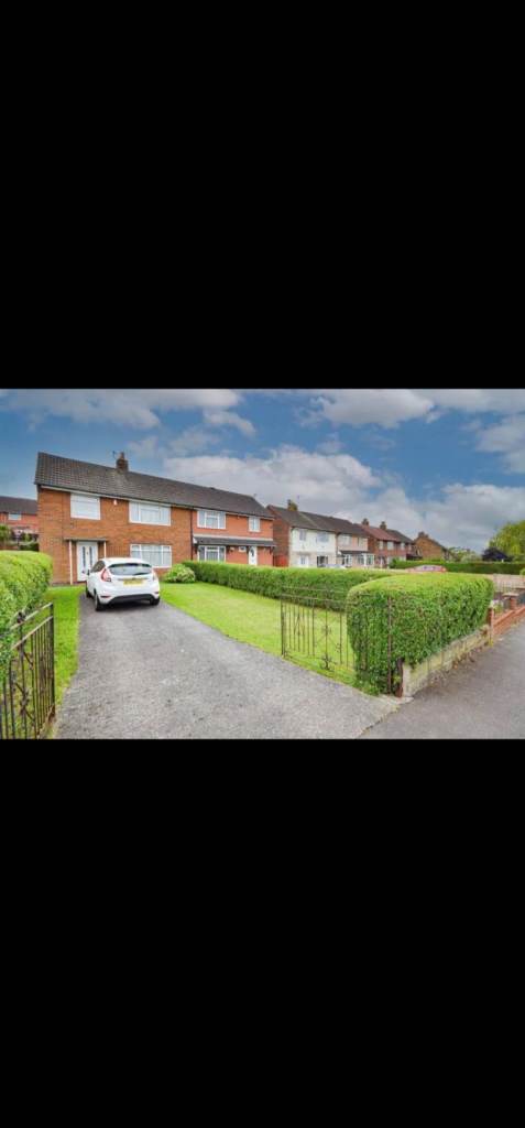 Semi-detached house for rent