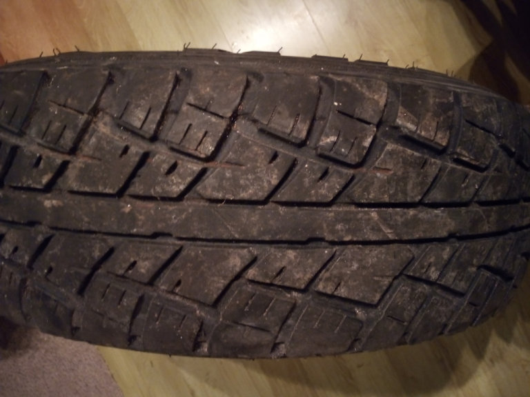 Discovery 300tdi tyre.