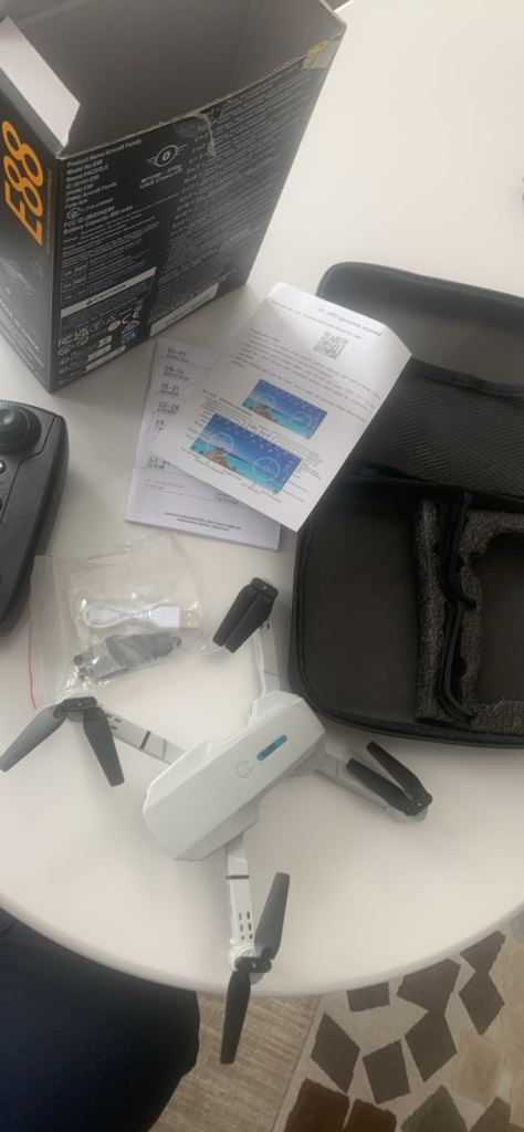 Drone E88 