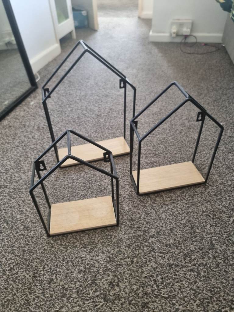 Set of 3 House-Shaped Wall Shelves  