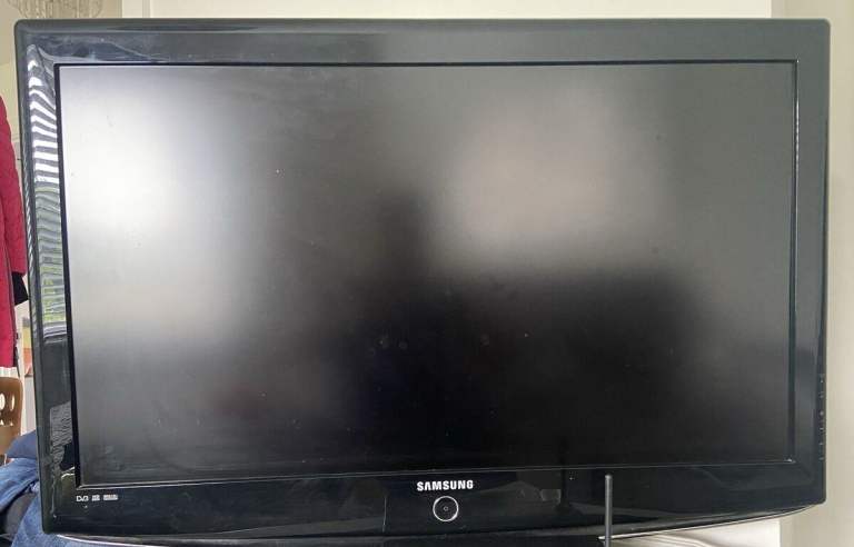 Samsung LE37R87BD 37-inch HD Ready LCD TV