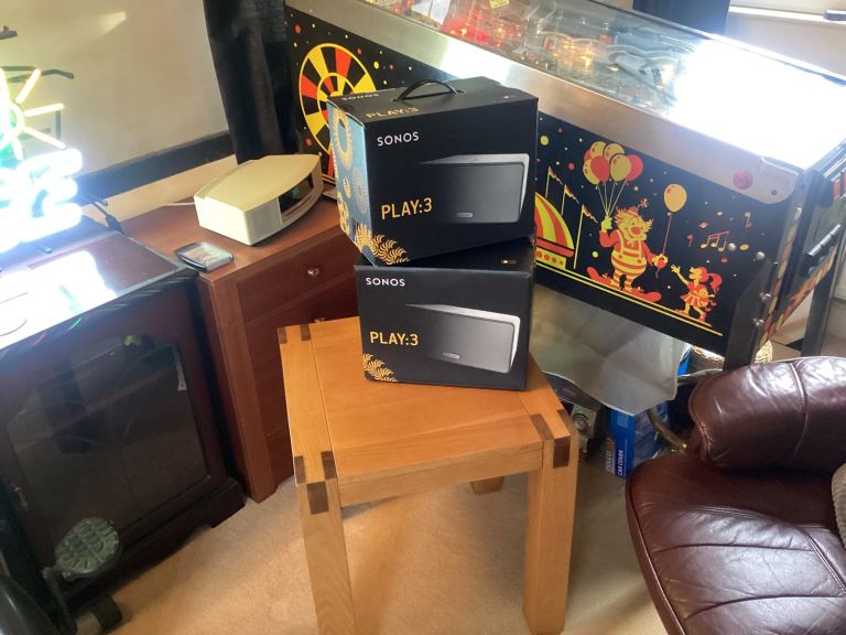 2 x sonos play 3 wireless speakers in original boxes.