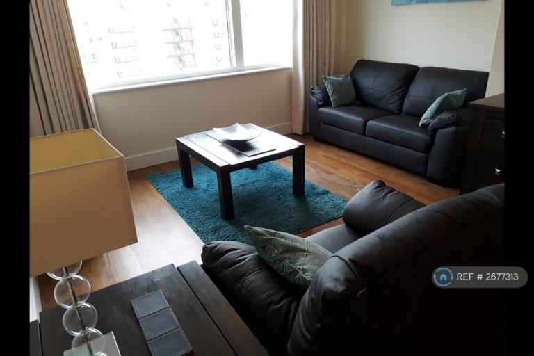1 bedroom flat in Falcon Drive, Cardiff, CF10 (1 bed) (#2677313)