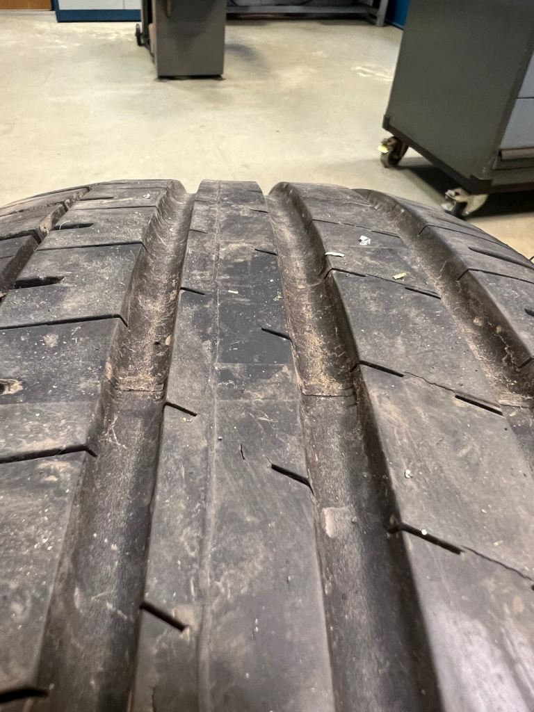 235/65 R18235/65 R18 6.8 MM Falken Azenis FK510 SUV Used Tyre