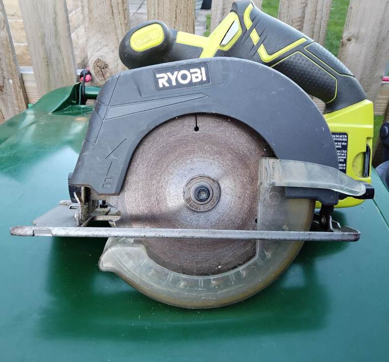 Ryobi 18v cordless circular saw, excellent working order. P507, 44mm cutting depth