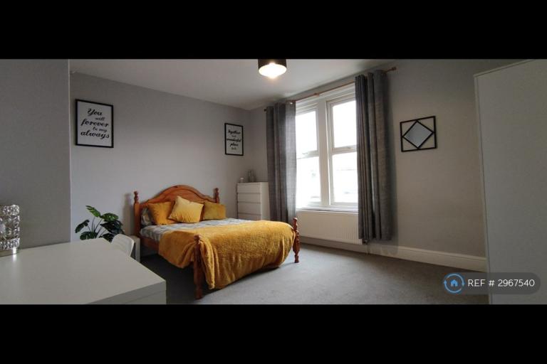 1 bedroom in Francis Avenue, Southsea, PO4 (#2967540)