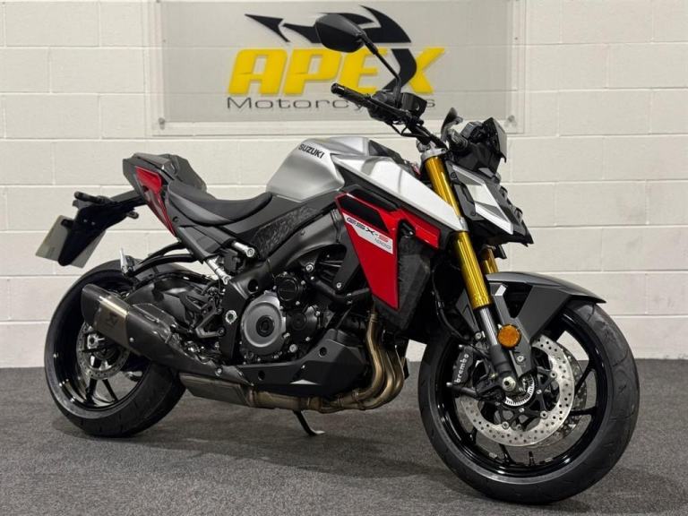 Suzuki GSX-S1000 5 MILES! AKRAPOVIC EXHAUST! PRISTINE