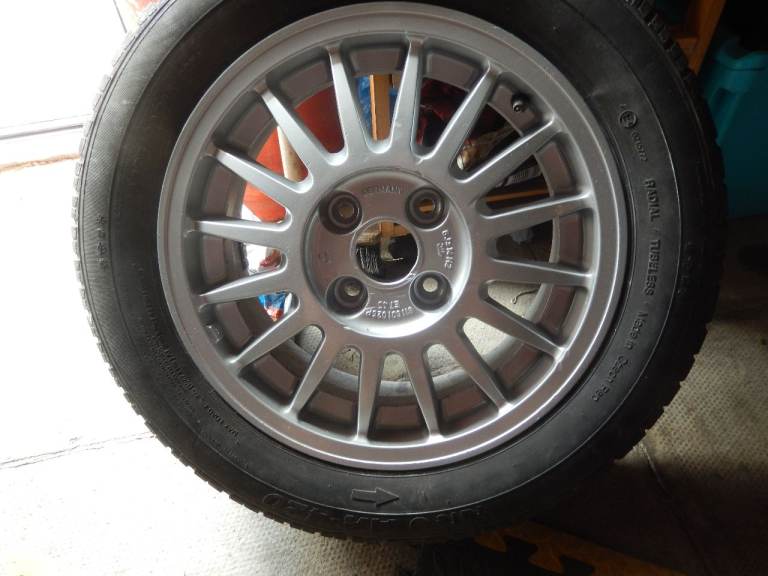 4 alloy wheels