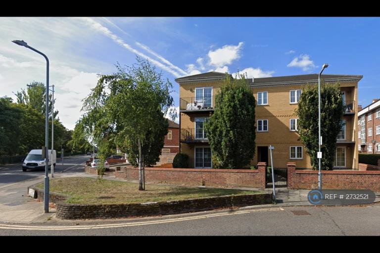 2 bedroom flat in Mulberry Court, Ilford, IG6 (2 bed) (#2732521)