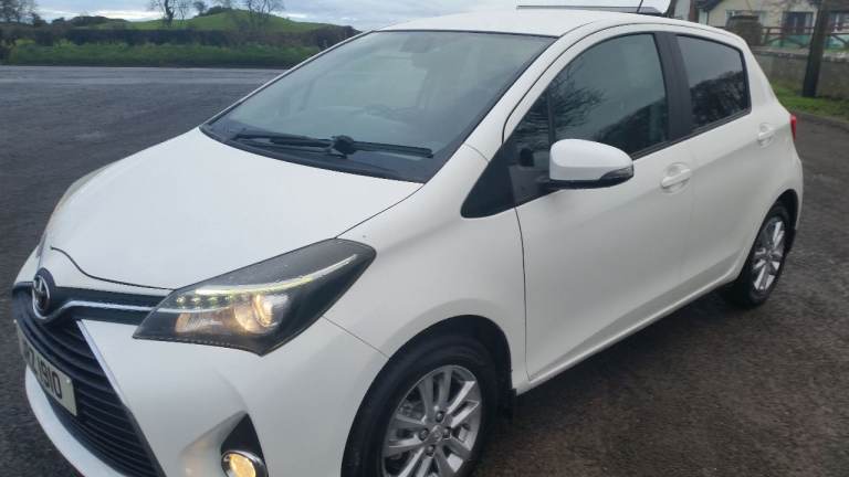 *!*FULL HISTORY*!* 2015 TOYOTA YARIS 1.3 ICON **£35 ROAD TAX** **MOT TO 5 OCT 26** *ONE LADY OWNER*