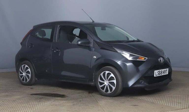 Toyota AYGO 1.0 VVT-i x-play Euro 6 5dr Petrol Manual