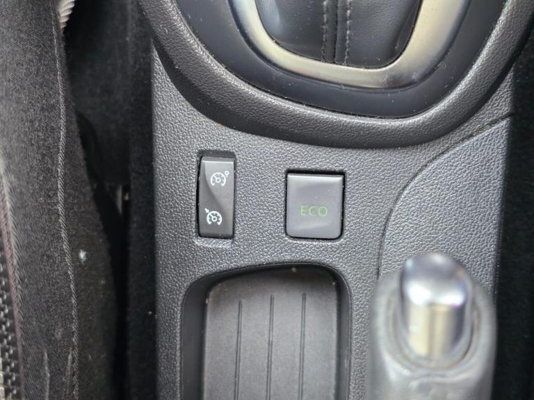 2017 Renault Captur 1.2 TCe ENERGY Dynamique S Nav SUV 5dr Petrol EDC Euro 6 (s/s) (120 ps) SUV P...