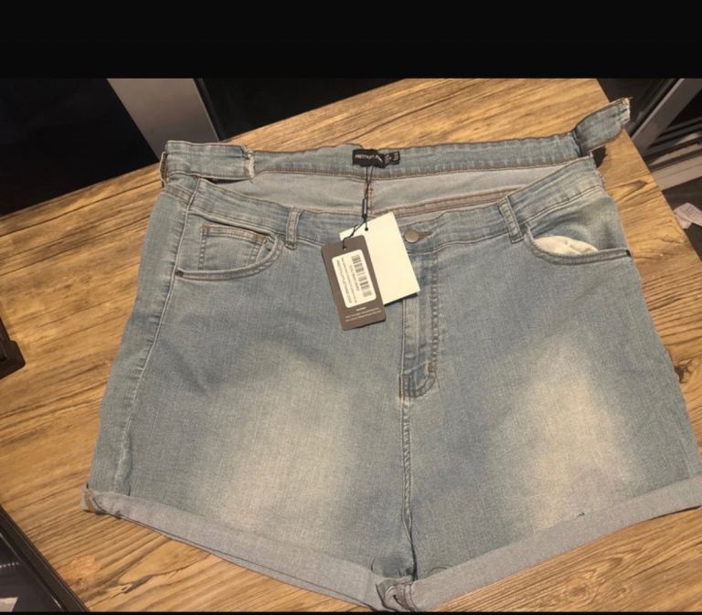 Ladies shape log blue waist band turn up shorts size 18
