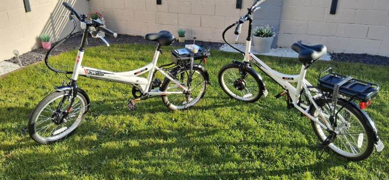 2 electric bikes