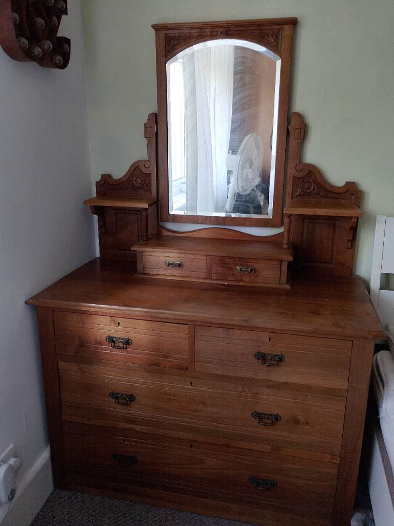 Vintage dresser 
