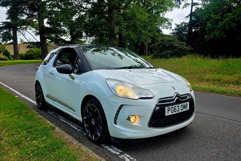 Citroen, DS3, Hatchback, 2013, Manual, 1598 (cc), 3 doors
