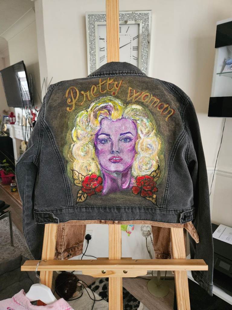 Artistic painted denim jacket 🎨 
