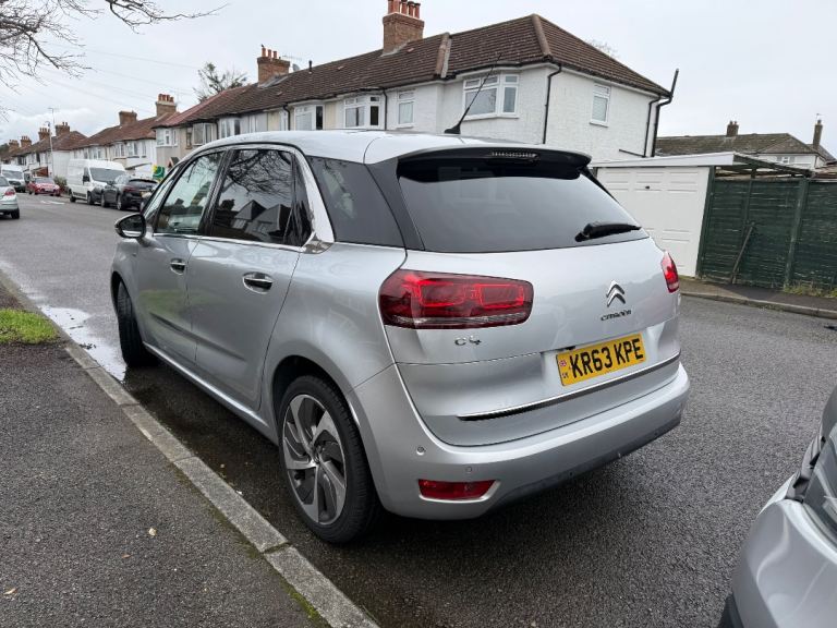 C4 Picasso 1.6 petrol 2013 crack in pano roof *