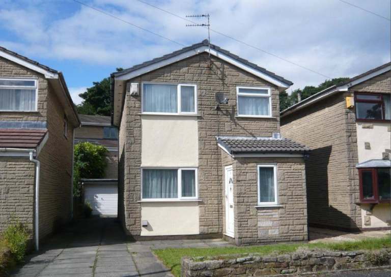 3 Bedroom Detached House in Shawclough, Rochdale