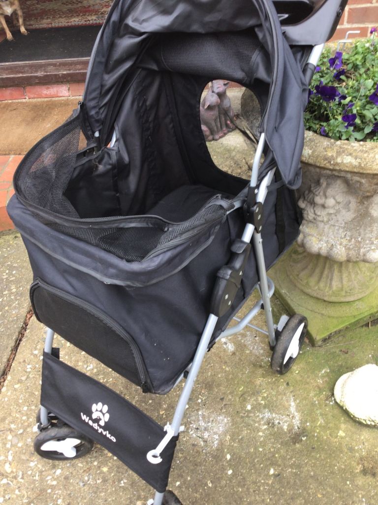 Wedyyko doggy pushchair 